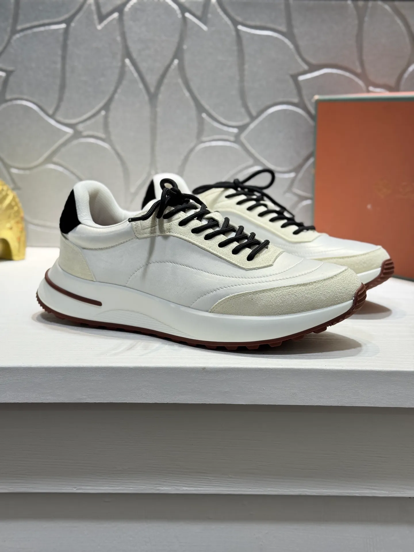 Men's men's shoes 💰440 [New style] 🪳🪳loro piana/LP material: The upper is made of umbrella cloth for routing. Anti-velvet fabric is wrapped on the front and back to ensure stability. The rear is equipped with a cushion to improve wearing comfort. Breathable mesh shoes. Stretch cloth lining𥚃. Latex mesh insole. TPU outsole. Code number: 38-44 (45 customized